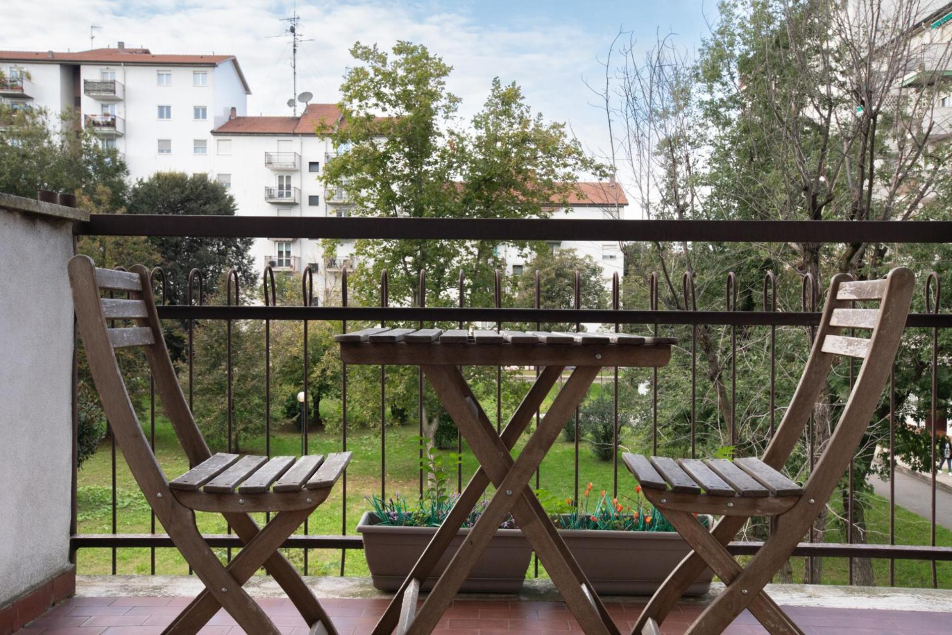 Bisceglie Mm Balcony King Milan